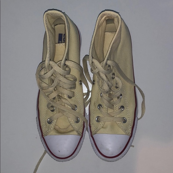 converse pastel yellow